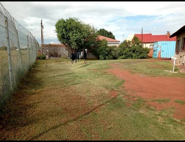 2 BEDROOM HOUSE FOR SALE IN VOSLOORUS